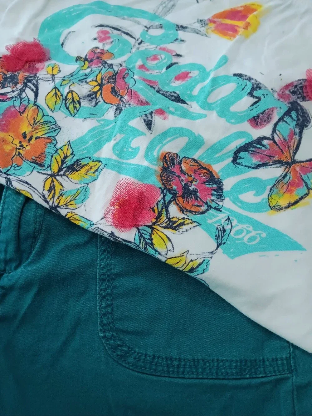 Girls' White Floral Short Sleeve Top And Dark Green Shorts Outfit Set Size 8